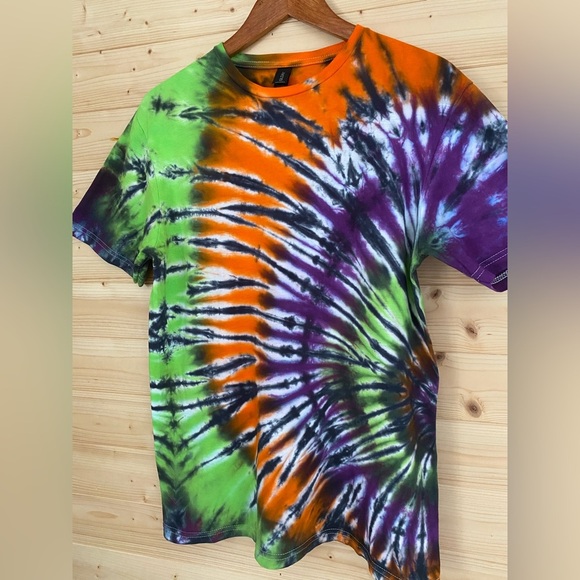 GILDAN Soft Style | Tie-Dye T-Shirt | Color: Purple,Lime,Orange,Black | Size:M - Picture 3 of 8